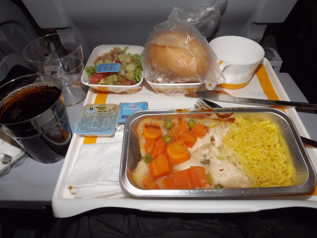 comida do jantar no avião na ida para londres